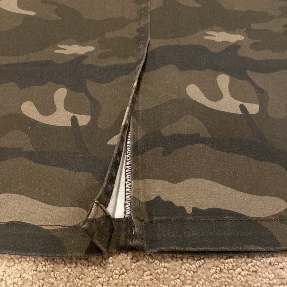 Lexi Womens Super Comfy Stretch Camo Denim Skirt - Size 8 - Picture 4 of 4